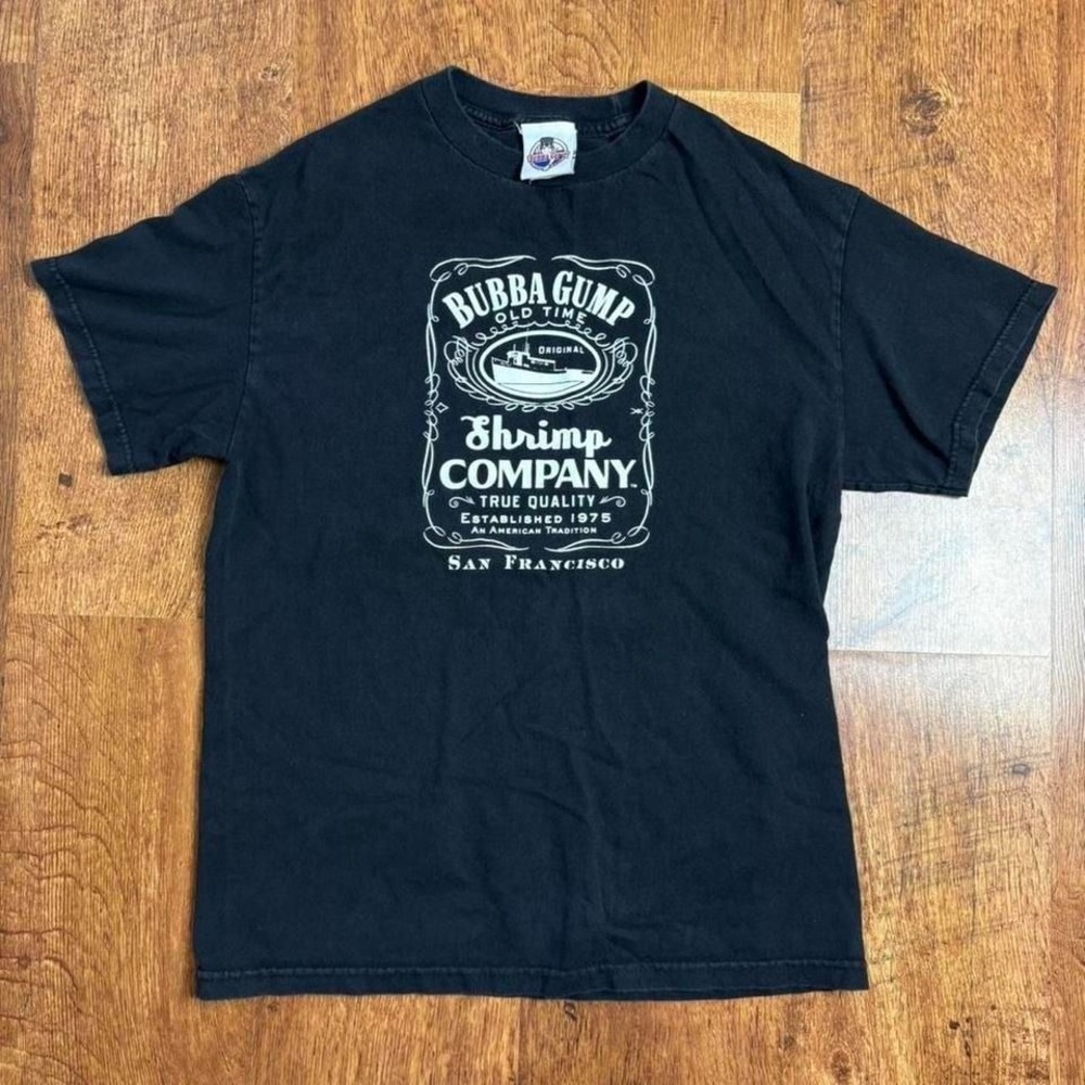 vintage y2k 2004 Bubba Gump Shrimp Company San Francisco faded black graphic tee